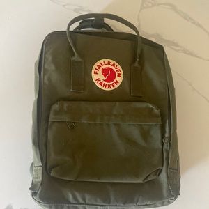 Fjallraven Kanken Hunter Green Backpack Bag